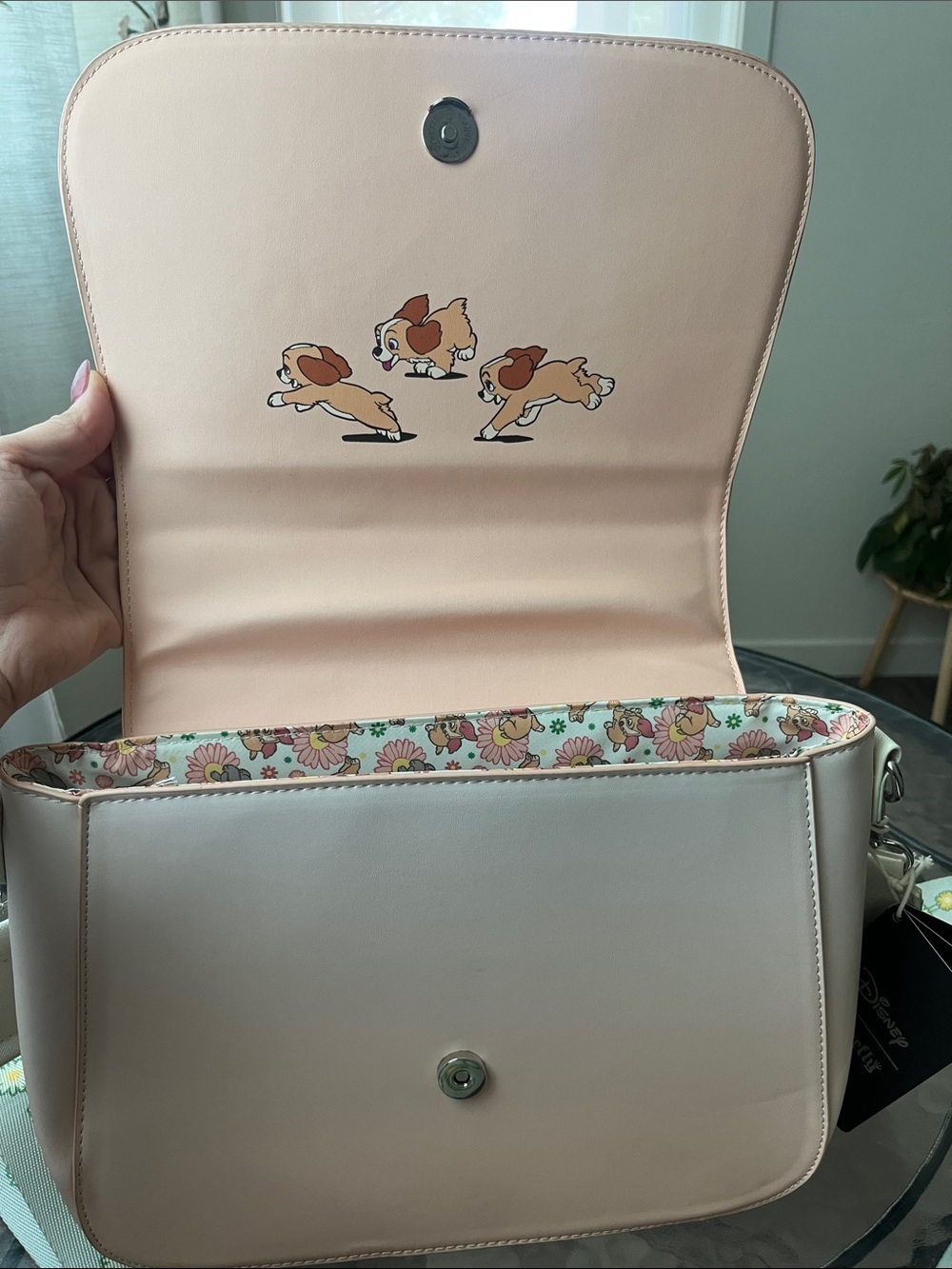 Loungefly Pink & Pearled Lady & Tramp Purse - Picture 5 of 7